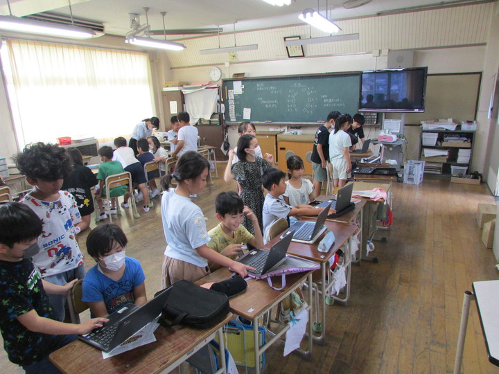 足利市立東山小学校 : 9月19日（木） 3，4年 総合的な学習（日光